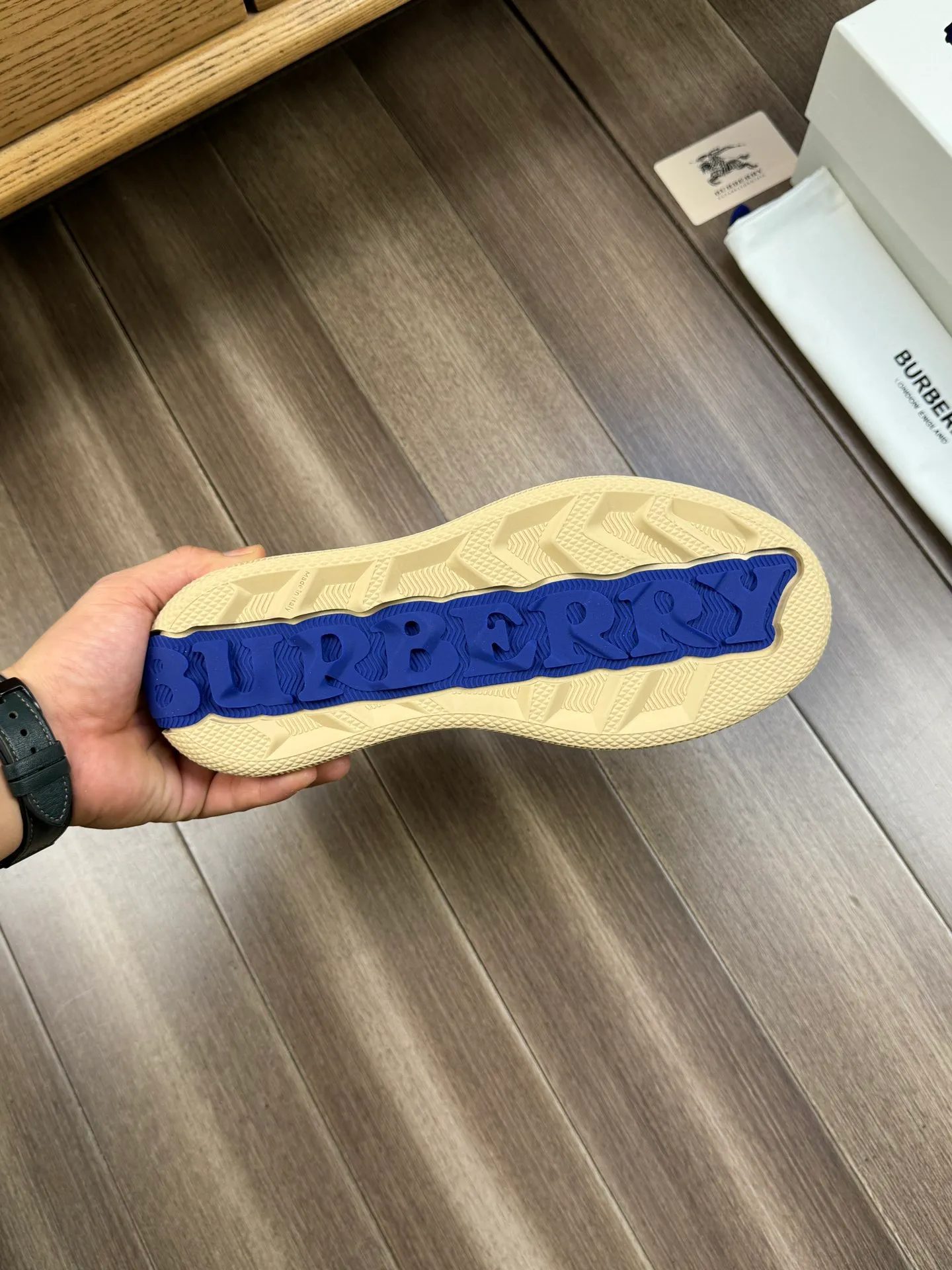 p380💰Men's shoes [BURBERRY] Burberry - High-end quality original order 🔍🔍🔍 - Upper: imported 🔝 Napa calfskin, brand totem cloth, tongue brand cloth label - Lining: canvas lining, - Outsole: rubber; two-color molded outsole - Ultra-high quality control·Fine workmanship: highlighted (high-end·luxury·grade) -Size : 38-44 (45 for men, can be customized)